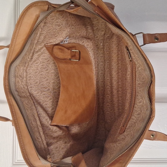 Hand-Tooled Tan Leather Tote Bag - Picture 2 of 8